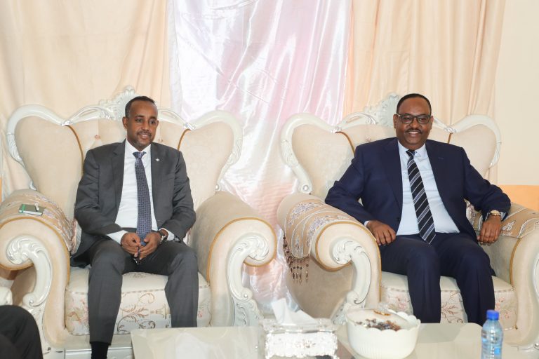 Ra’iisul wasaaraha XFS oo Madaxweynaha Puntland iyo ku xigeenkiisa kala hadlay arrimaha…