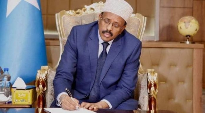 رئيس الجمهورية يؤجل مصادقة التعديل على الدستور بمرسوم رئاسي