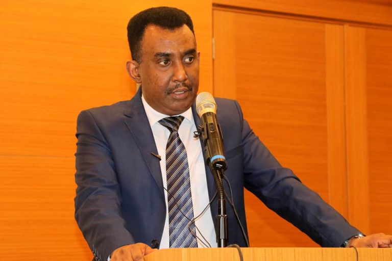 Wasiiru dowlaha ganacsiga XFS oo ka qeyb galay kulan lagu soo bandhigayey dib-u-dhiska magaalada…