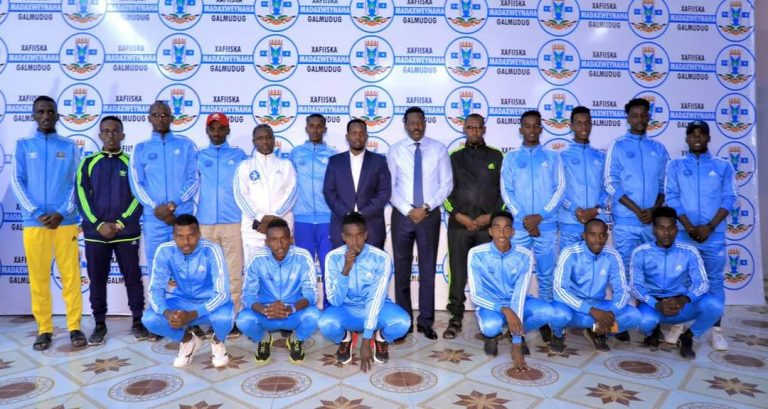 Madaxweyne Qoor Qoor oo kulan sagootin ah usameeyay kooxda kubadda cagta Galmudug+Sawirro