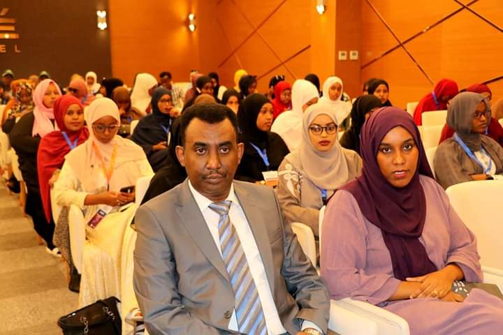 Wasiiru dowlaha Ganacsiga oo ka qeyb galay shir weynaha labaad ee haweenka Ganacsatada “SAWIRRO”