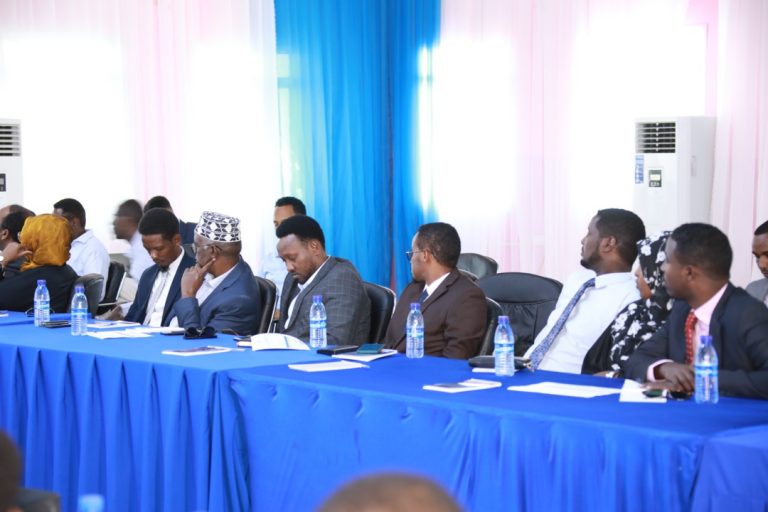 Wasiirka Maaliyadda Galmudug oo tababar u soo xiray howl wadeenno kala duwan”SAWIRRO”