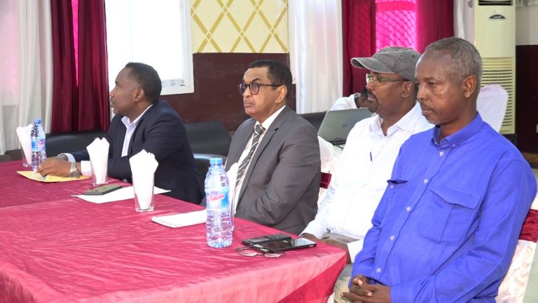 Wasiirka Xanaanada Xoolaha XFS oo furay kulan lagu ansixinayey sharciga baarista iyo ilaalinta…