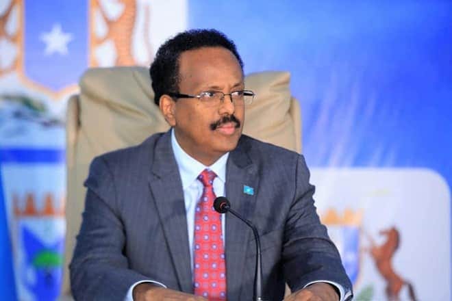 Madaxweyne Farmaajo oo ciidanka booliska Soomaaliyeed ugu hambalyeeyey sanad guurada 77-Aad