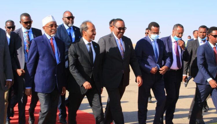 وصول الرئيس السابق حسن شيخ محمود إلى غروي