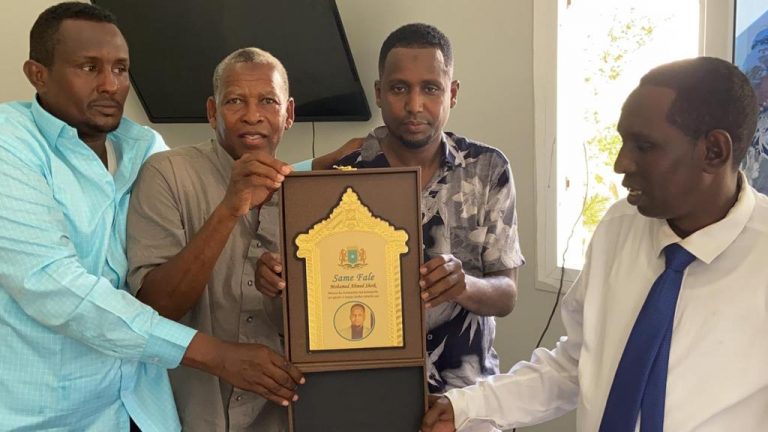 Qurbo-joog soomaaliyeed oo lagu abaal mariyay taakuleyn ay u sameeyeen qoyasas dan-yar ah