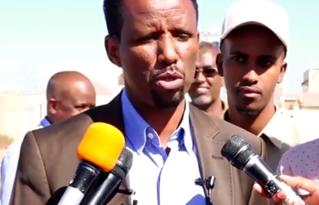 مصطفى قودح يعود بعد استقالته من عضويته في مجلس الشيوخ الصومالي إلى هرغيسا