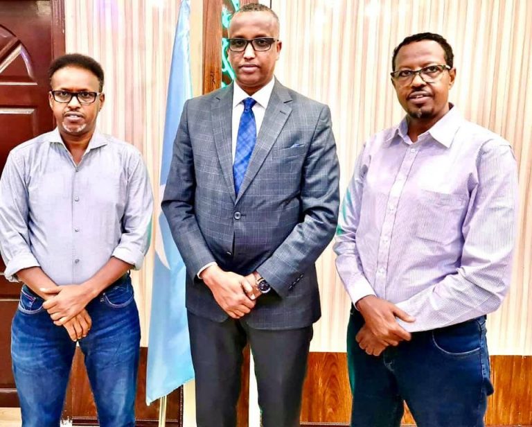 Wasiirka Shaqada XFS oo kulan la qaatay mas’uuliyiinta ugu sarreysa Hey’addaha Save the Children iyo…