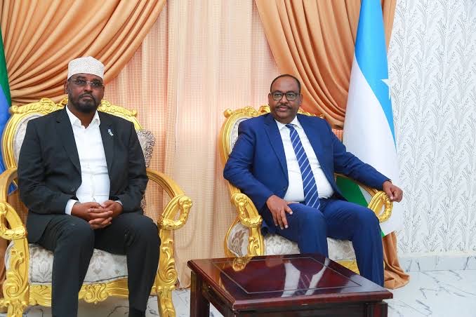 بونتلاند وجوبالاند تدعوان إلى عقد لقاء في مقديشو لحل الخلافات الانتخابية
