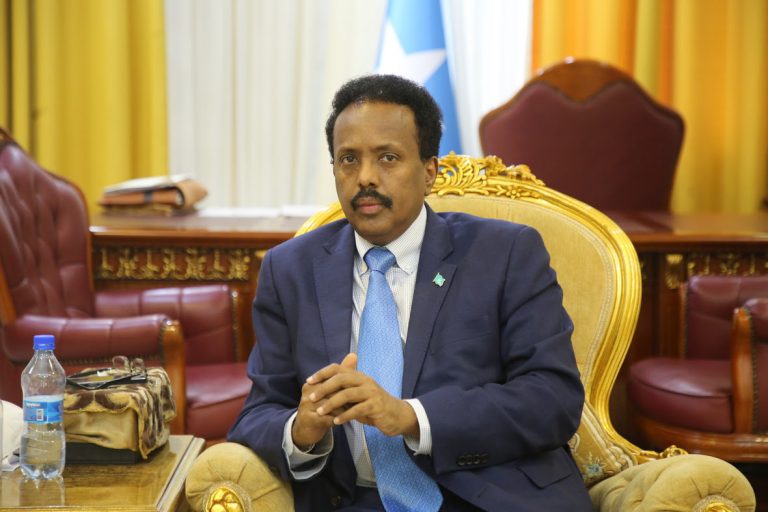 Madaxweyne Farmaajo oo shir wadatashi ah isugu yeeray madaxda dowlad goboleedyada iyo gobolka…