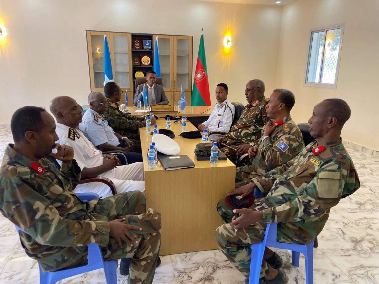 Wasiir ku-xigeenka Wasaaradda Gaashaandhiga XFS oo kormeeray taliska ciidanka Badda+Sawirro