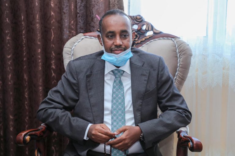 Ra’iisul Wasaare Rooble oo hoygiisa ku booqday Imaam Maxamed Yuusuf “SAWIRRO”