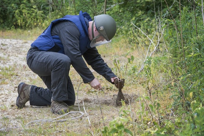 British demining company wins deal to train and equip SNA on countering IED