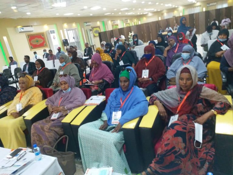 Wasaaradda arrimaha gudaha XFS oo Muqdisho ka furtay shirka wadatashiga doorka haweenka+Sawirro