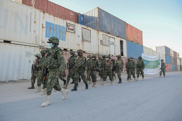AMISOM troops mark Uganda Armed Forces Day with donation to an IDP camp in Mogadishu