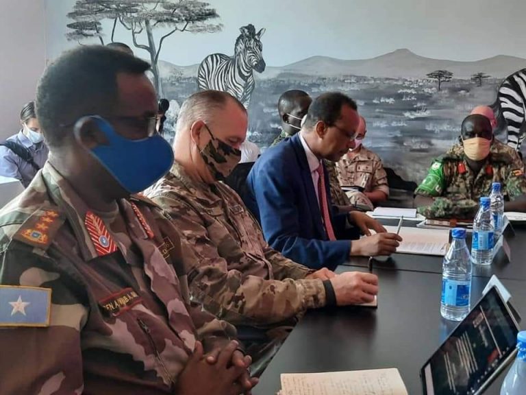 Wasiirka difaaca Somaaliya oo shir guddoomiyey kulan ay ka soo qeybgaleen dhammaan Dowladaha…