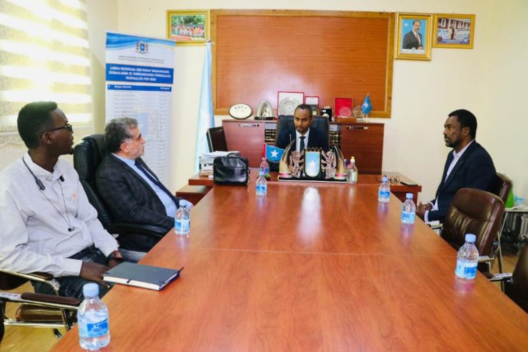 Wasiirka Cadaaladda Soomaaliya oo la kulmay Madaxa Hay’adda TIKA “SAWIRRO”