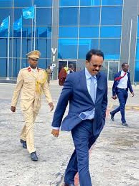 عودة الرئيس فرماجو الي مقديشو