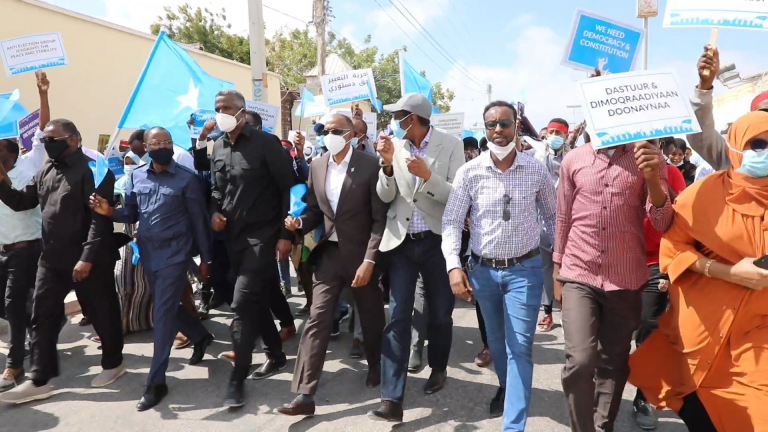 مظاهرات وأعمال عنف في مقديشو واتحاد المرشحين يتهم فرماجو بإصدار أوامره بمهاجمة قادته