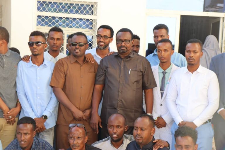 Madaxweyne ku-xigeenka Hirshabeelle oo kulan la qaatay dhallinyarada Beladweyne “SAWIRRO”