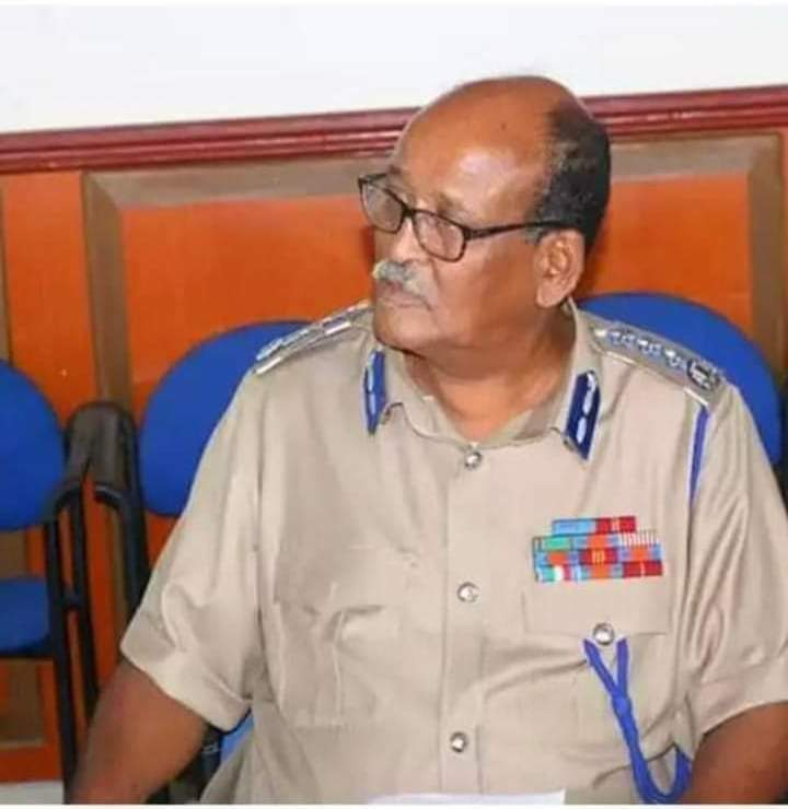 وزير الداخلية يعزي في وفاة العميد محمود شيغو