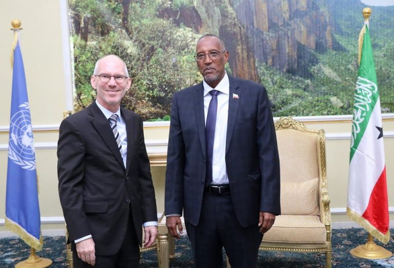 أرض الصومال والأمم المتحدة تبحثان عن طريقة للتعاون وتجاوز الخلاف بينهما