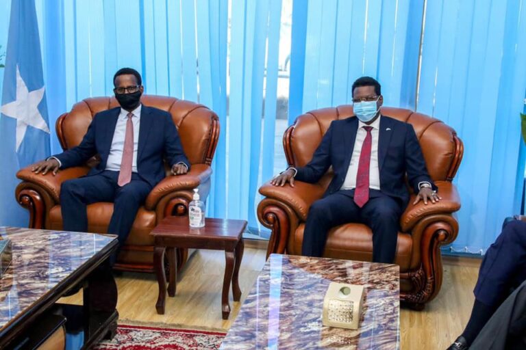 Madaxweynaha Galmudug oo soo gaaray Muqdisho+Sawirro