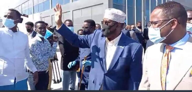 وصول رئيس ولاية جوبالاند إلى مقديشو