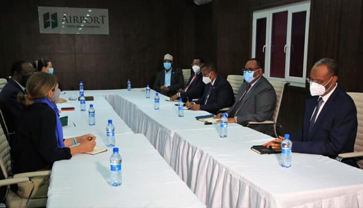 رؤساء الولايات الإقليمية يلتقون ممثلي المجتمع الدولي في مقديشو