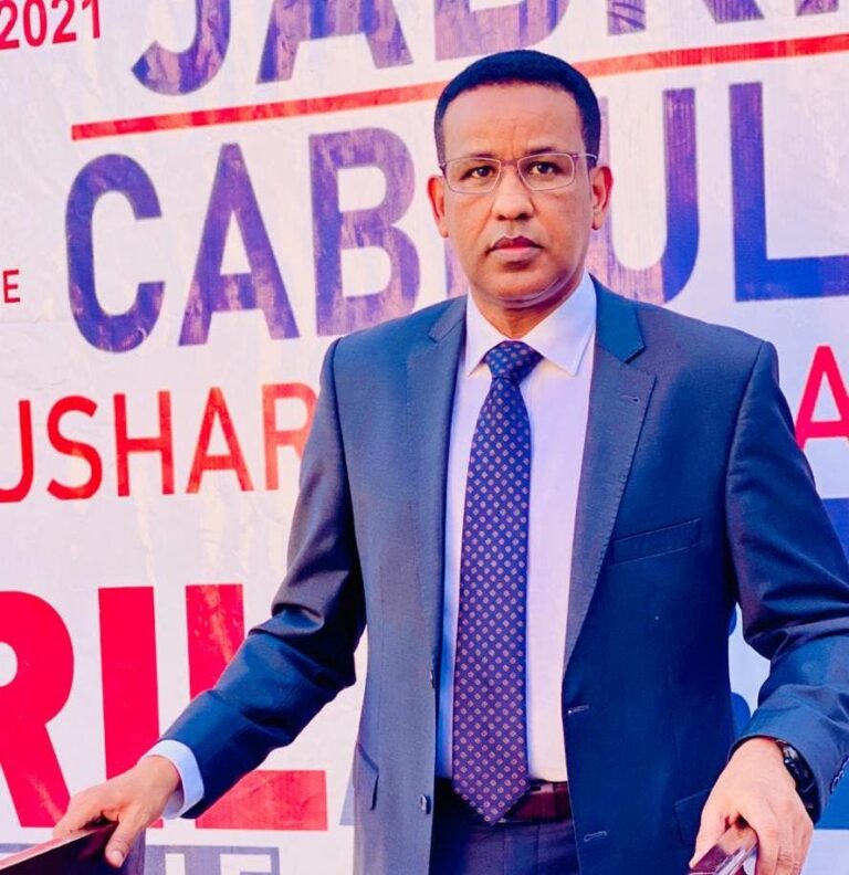 الحكومة الصومالية تعلن التحقيق في الهجوم على مجمع حلني في مقديشو