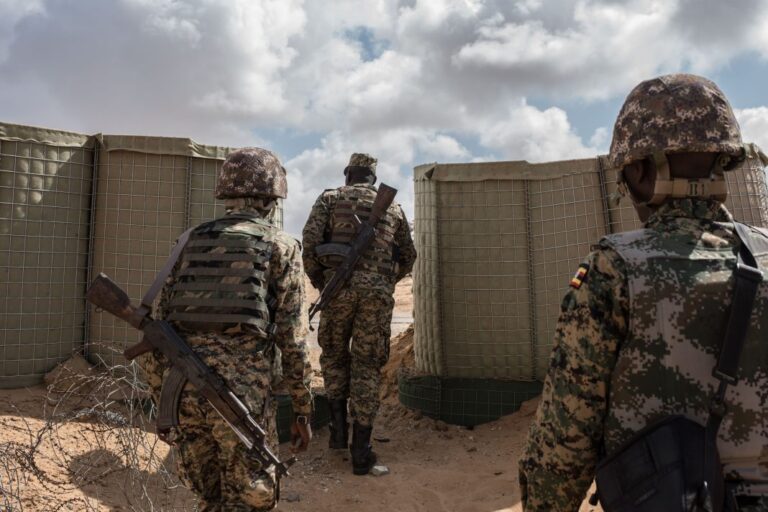 أميصوم تسلم قاعدة عسكرية إلى الجيش الصومالي