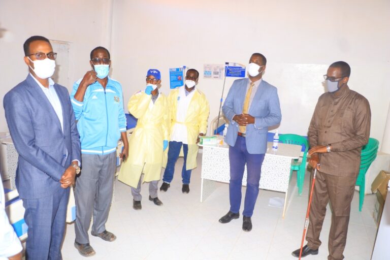 Wasiiru dowlaha wasaaradda caafimaadka Galmudug oo kormeeray Isbitaalka Gaalkacyo “SAWIRRO”