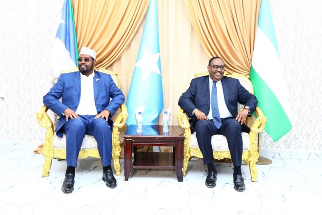 بونتلاند وجوبالاند تتهمان القيادة الفيدرالية بتقويض انعقاد المؤتمر التشاوري في مقديشو