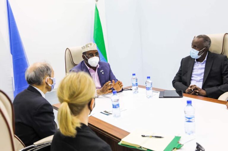 Madaxweynaha Jubbaland iyo Safiirka Mareykanka oo ka wadahadlay arrrimo muhiim ah