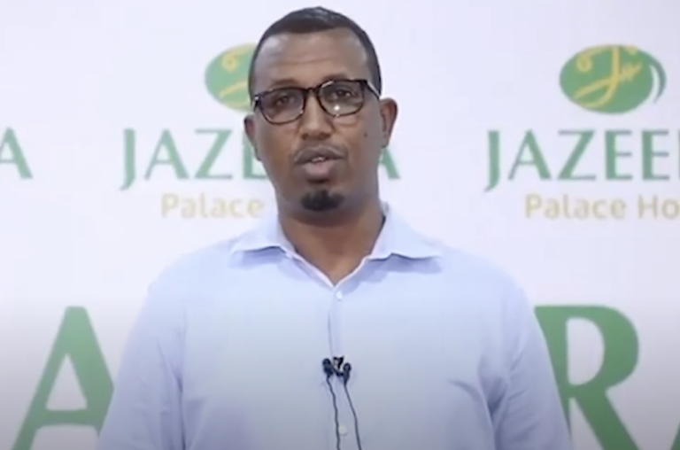 نائب صومالي يتهم المخابرات بمنعه من دخول منزله