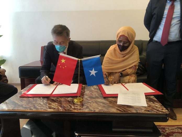 Chinese Sinopharm vaccine arrives in Mogadishu, Somalia