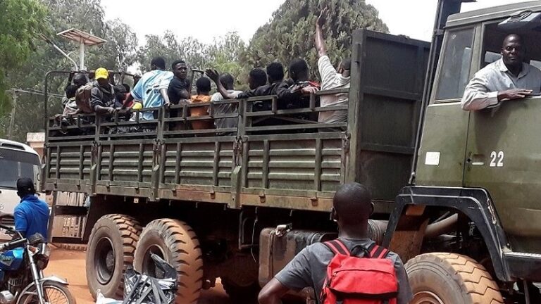 أكثر من 1800 سجين يفرون من سجن في جنوب شرق نيجيريا