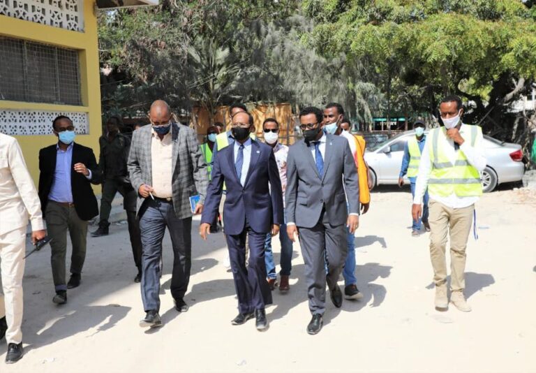 وزير الأشغال العامة يتفقد مقر الإتحاد الوطني للنساء