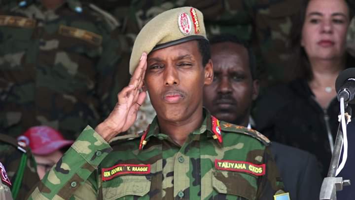 قائد القوات المسلحة يهنئ الجيش الوطني على تأسيسه