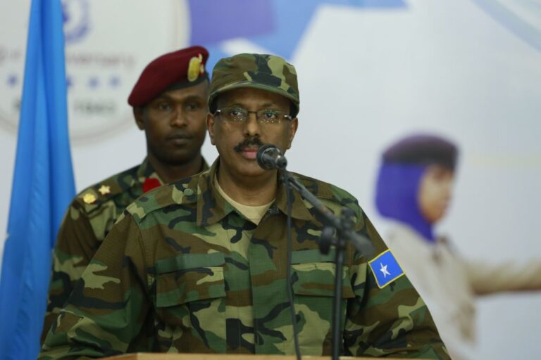 رئيس الجمهورية يهنئ الجيش الوطني