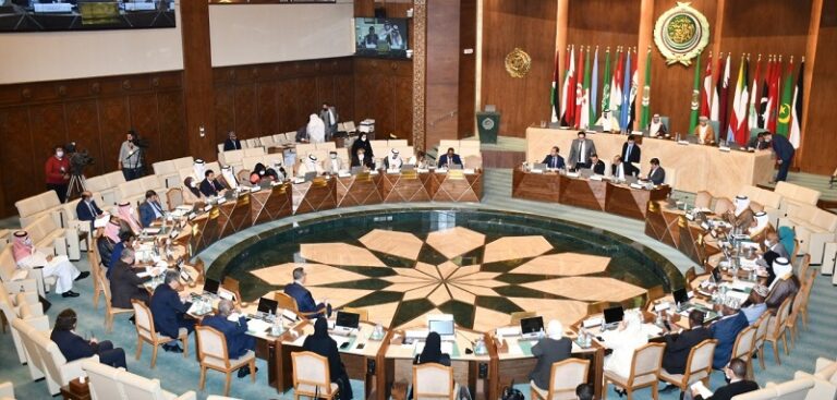 البرلمان العربي يدين محاولة هجوم الحوثي بزورق مفخخ جنوب البحر الأحمر