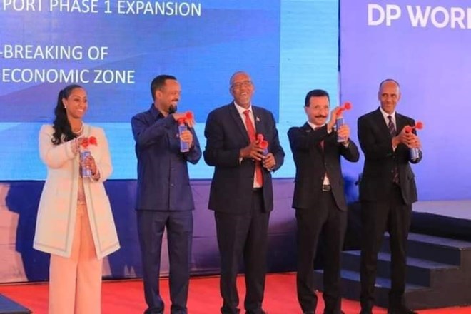 أرض الصومال وشركة موانئ دبي تفتتحان ميناء بربرة
