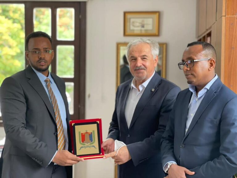 بلديتا مقديشو وقونيا توقعان اتفاقية تعاون