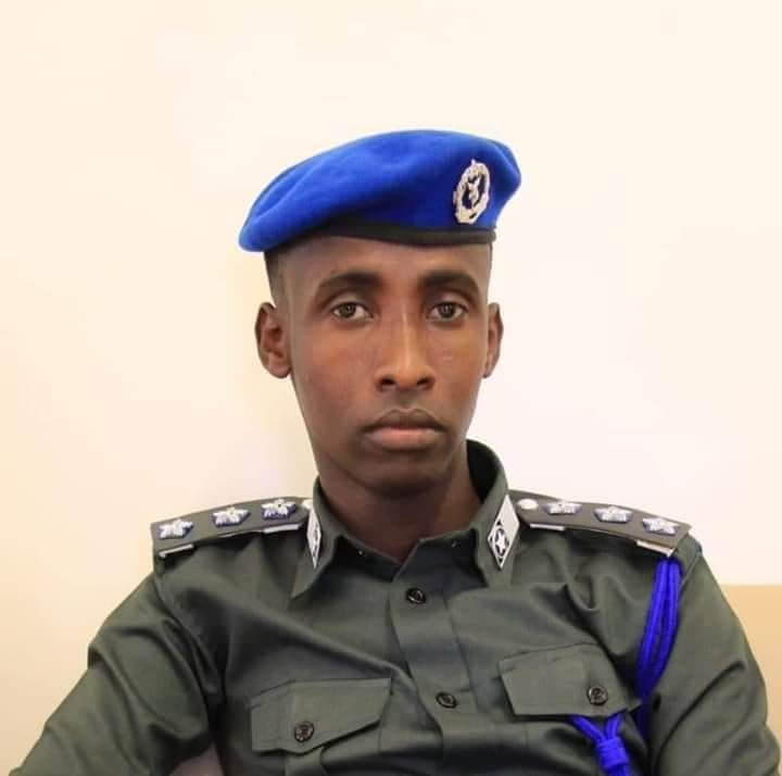 Breaking:Police commander survives from car bomb attack