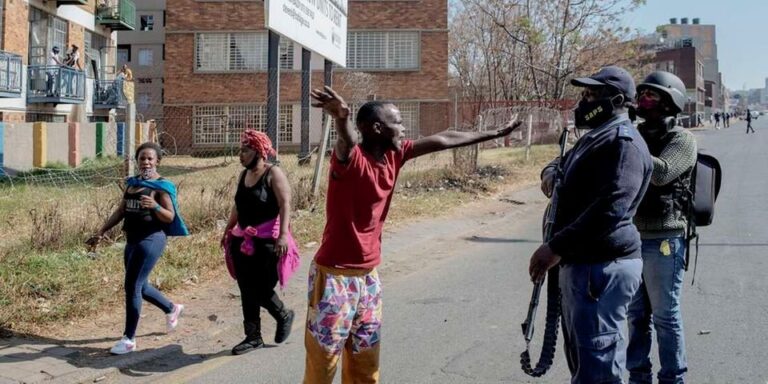 South Africa : Ramaphosa deploys troops after 10 killed in ‘rare’ unrest | Somali National News…