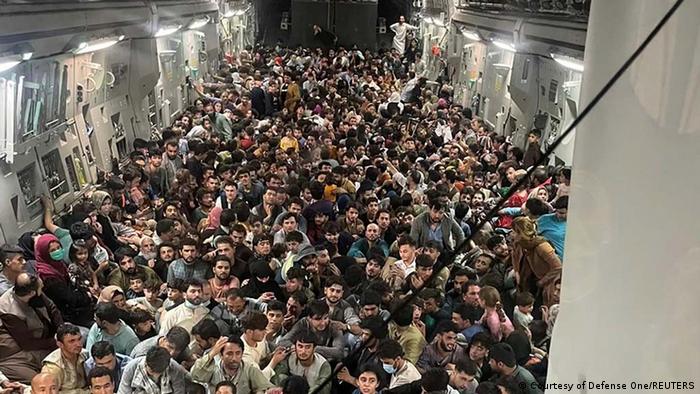 أوغندا تستقبل أول دفعة من الأفغان بناء على طلب واشنطن