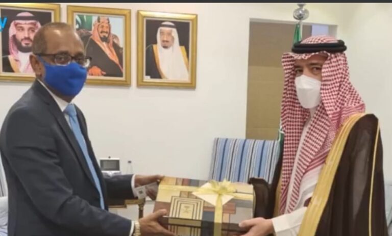 سفير الصومال لدى السعودية يسلم نسخة من أوراق اعتماده إلى وكيل وزارة الخارجية