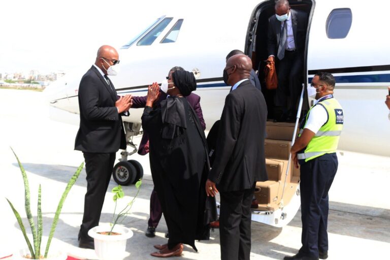 Kenyan Foreign Minister arrives in Mogadishu
