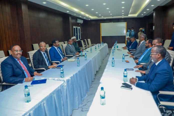 اتفاق على إعادة النظر في خارطة الطريق للانتخابات المثيرة للجدل