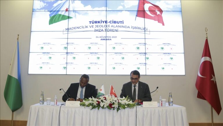 تركيا وجيبوتي توقعان اتفاقية تعاون بمجالي التعدين والجيولوجيا
